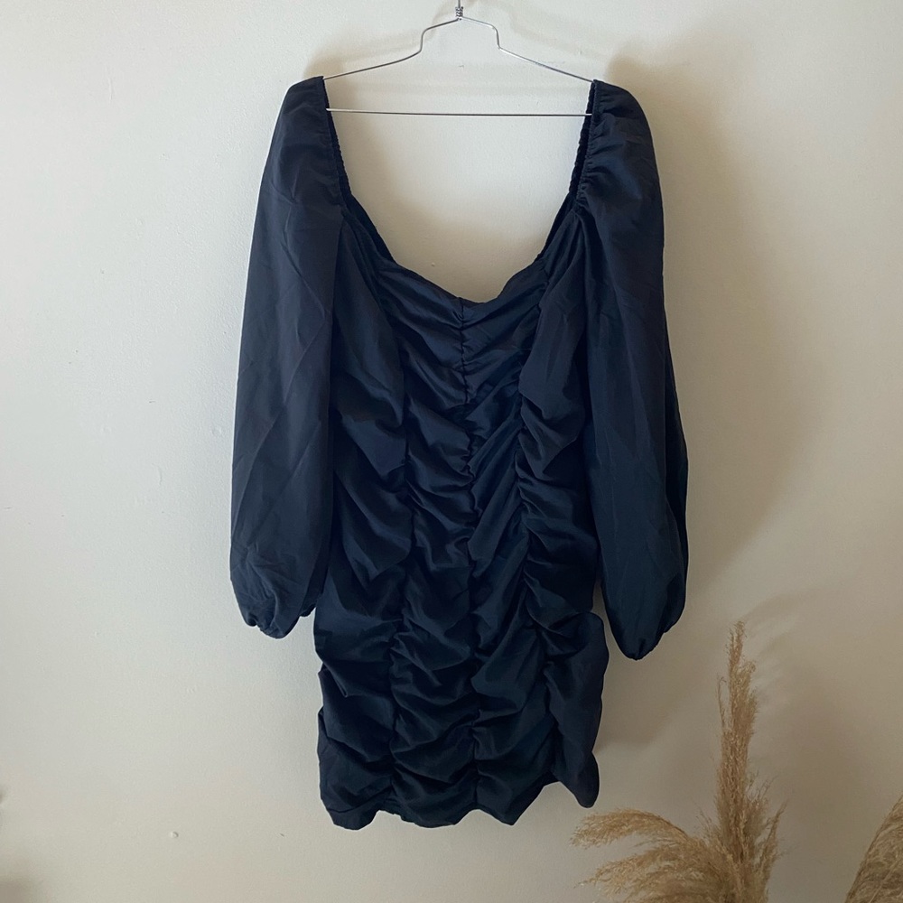 Balloon sleeve ruched bodycon dress